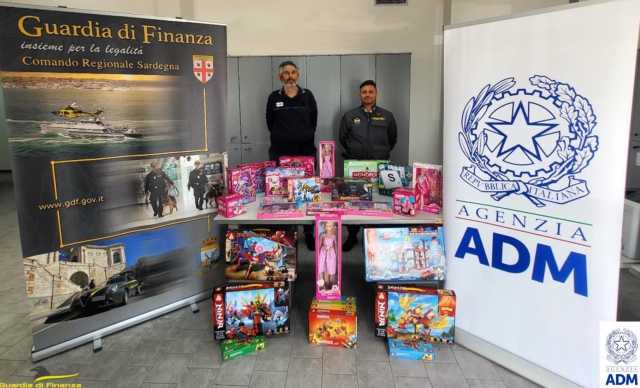 Cagliari, quasi 2000 giocattoli sequestrati in un container arrivato dalla Cina