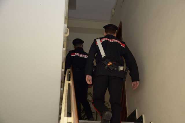 Blitz Carabinieri Casa Cc