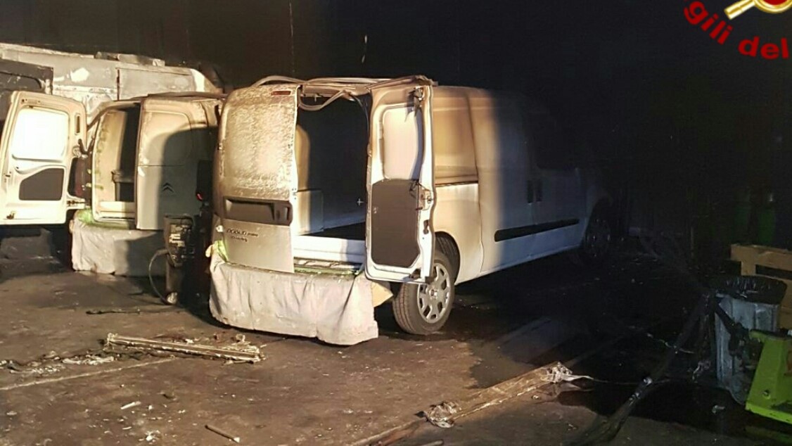 Furgoni Distrutti Incendio Assemini