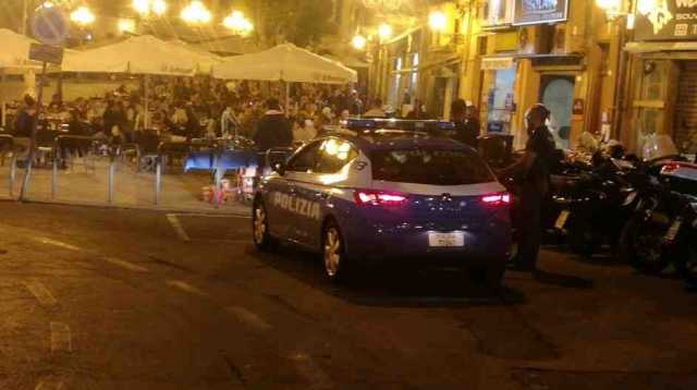 Polizia Piazza Yenne