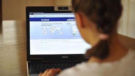 Facebook Ragazza Generico