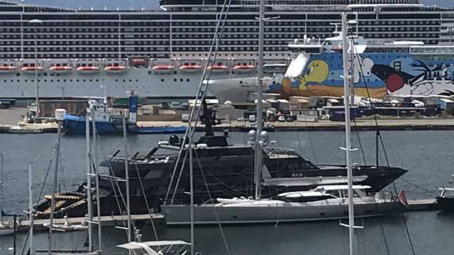 Yacht Giorgio Armani