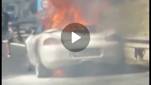 Auto In Fiamme 554