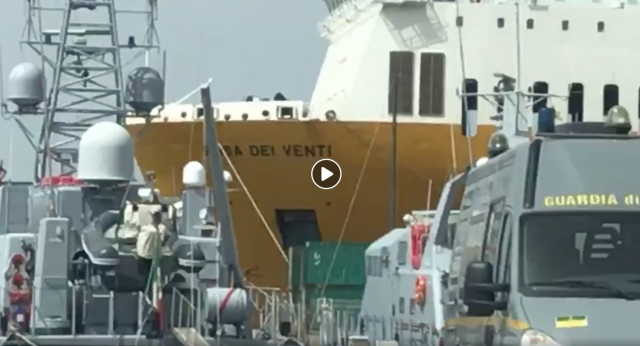 Bombe Dalla Sardegna Porto Canale