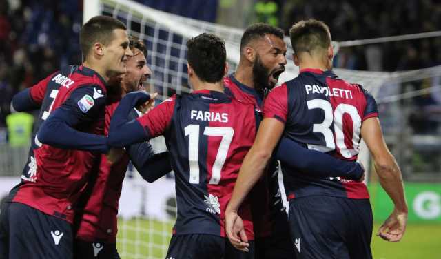 Cagliari Esultanza Joao Pedro Farias Di Spalle