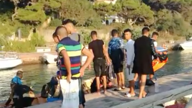 Migranti Porto Pino