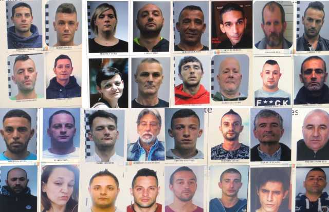 32 Arrestati