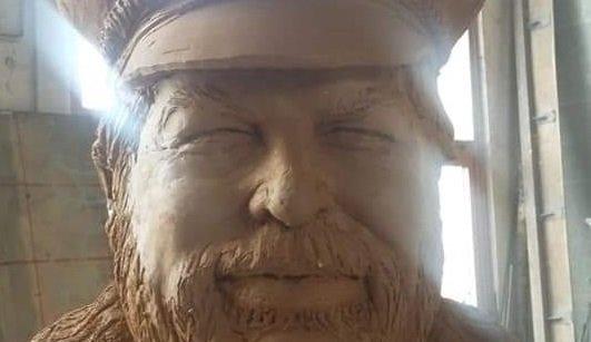 Statua Bud Spencer Tagliata