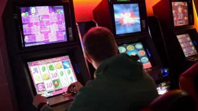 Uomo Slot Machine