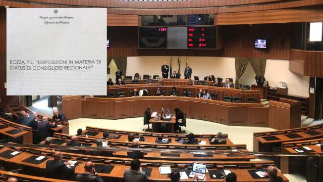 Consiglio Regionale Piena Con Strappino