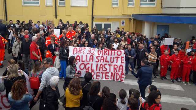 Protesta Manifestaizone Ospedale Lanusei