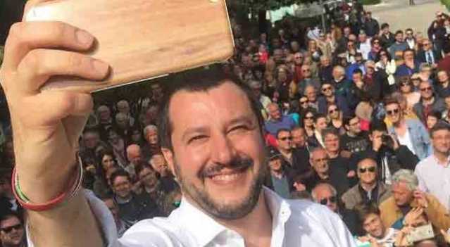Salvini Selfie