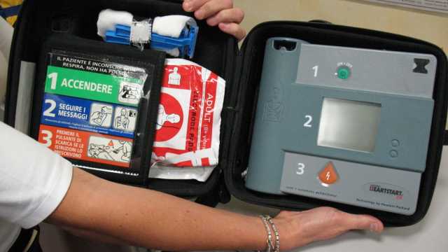 Defibrillatore 16 9
