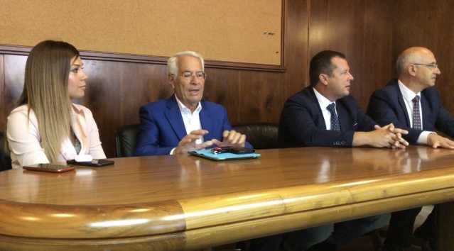 Tunis Floris Pili