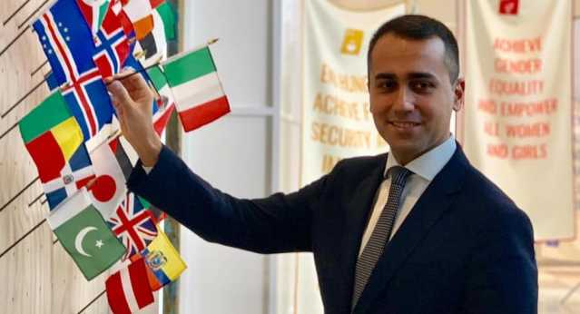 Luigi Di Maio Bandierina