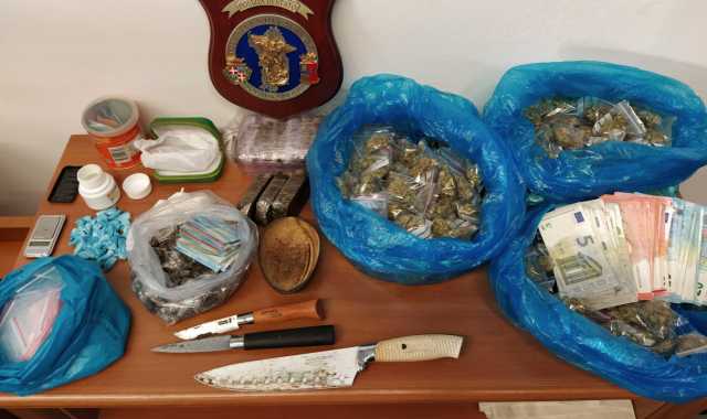 Droga E Oggetti Sequestrati