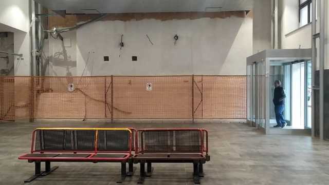 Nuova Stazione Arst Fatiscente