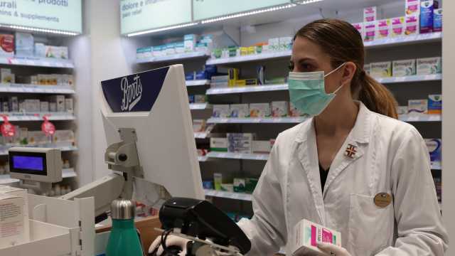 Farmacia Mascherina Coronavirus Imagoeconomica 1365995