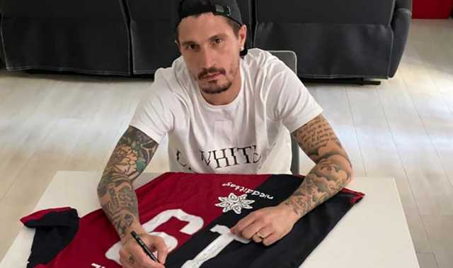 1 PISACANE FIRMA LA MAGLIA