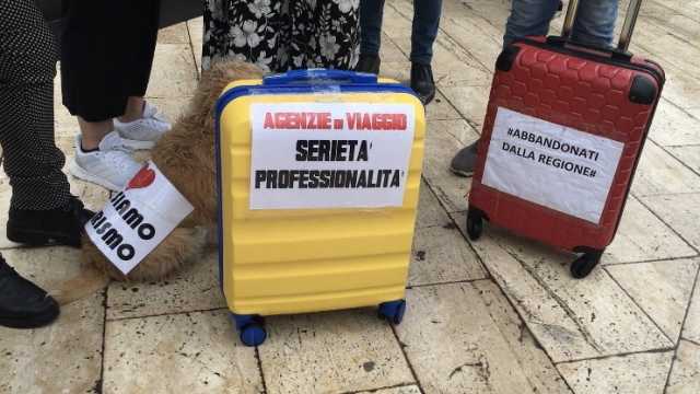 AGENTI DI VIAGGIO