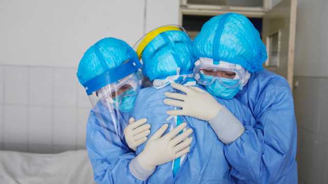 Medici Abbraccio Covid