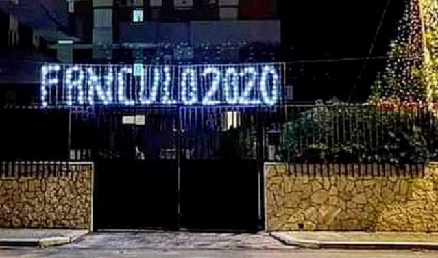 Luminarie Fanculo 2020