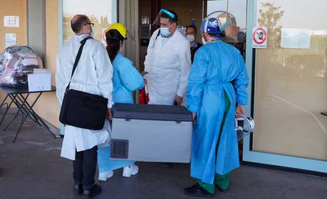 Lingresso Del Team Di Vaccinatori In Una RSA Del Distretto Di Sassari Comune Di Sassari