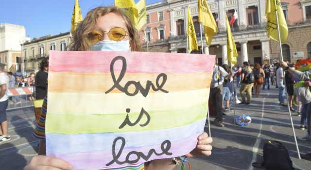 Love Is Love Ddl Zan