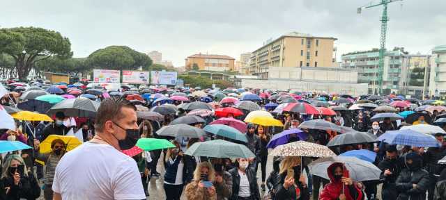 Ombrelli Piazza Centomila