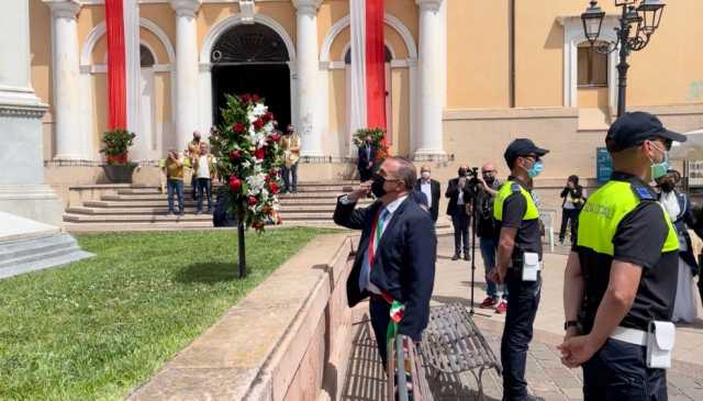 Il Sindaco Lutzu Omaggia Il Monumento A Eleonora Darborea