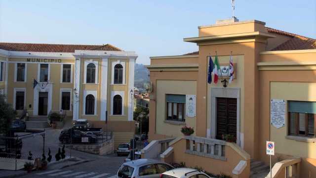 Palazzo Comunale Arzachena E Sede Sindaco Piazza Risorgimento