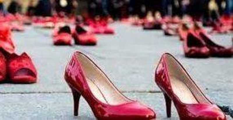 SCARPE ROSSE