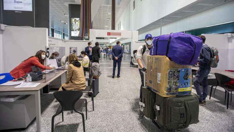 aeropoprto controlli over 60