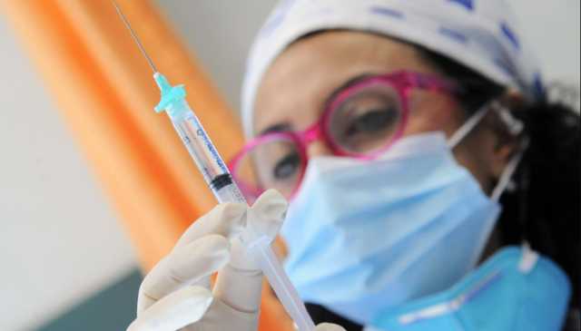 Vaccini Covid operatrice