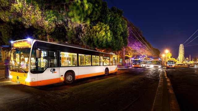 Bus in piazza Matteotti 