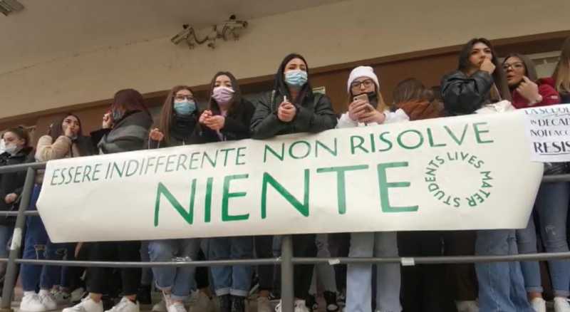 Protesta studenti Nuoro 