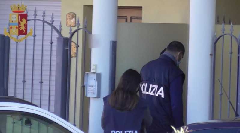 Polizia 