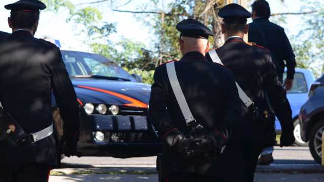 Carabinieri in viale Bonaria