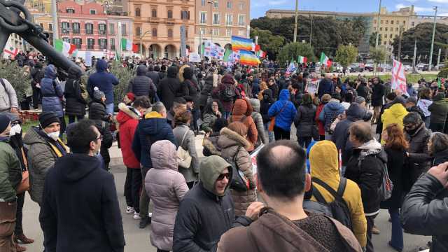 La manifestazione no vax a Cagliari