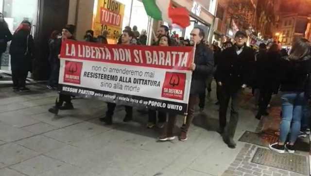 Manifestazione no green pass a Cagliari