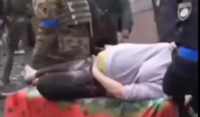 La ragazza incinta a Mariupol