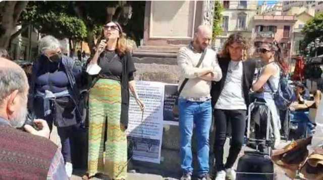 Il comizio per Julian Assange 