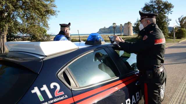 Carabinieri al Poetto per un ciclista travolto da un cavallo