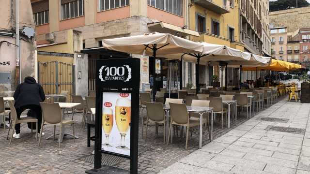 Tavoli all'esterno nel Corso Vittorio Emanuele 