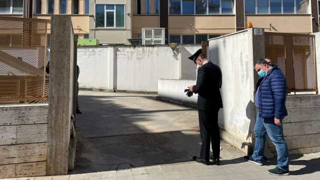 I carabinieri in via Carloforte