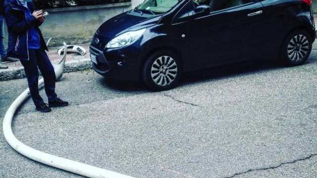 Il palo caduto in via Fracastoro