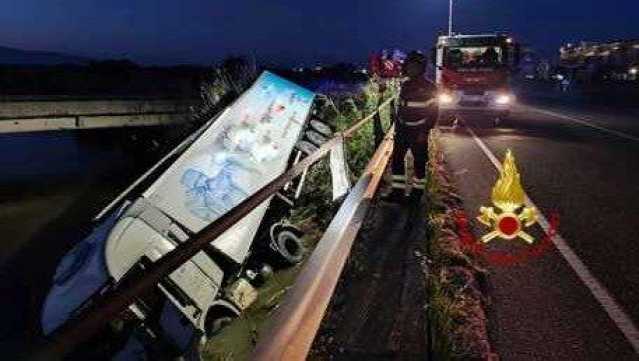 Il camion in acqua