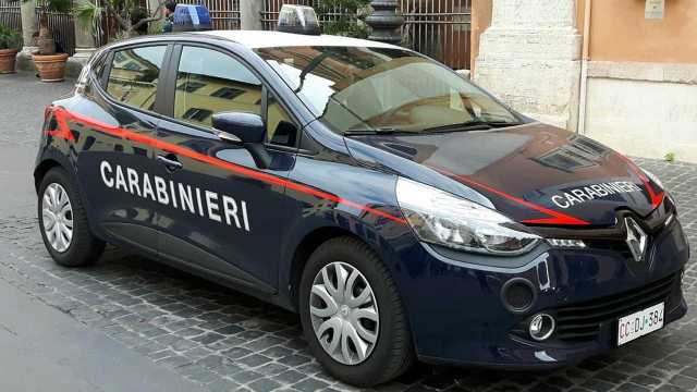 Madre e figlia uccise a martellate, ferito gravemente il figlio: fermato il padre
