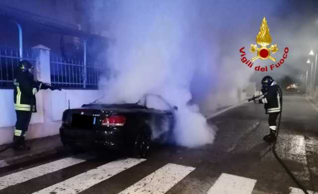 Notte difficile per i vigili del fuoco 