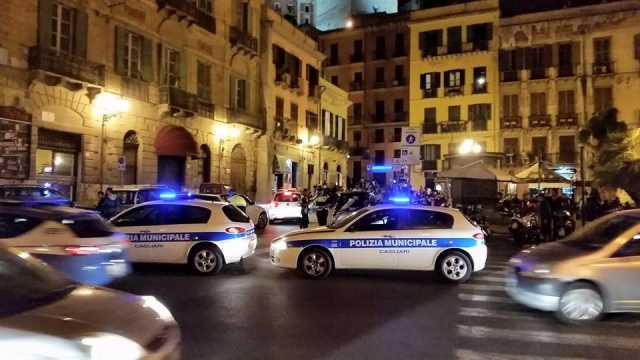Polizia in piazza Yenne 